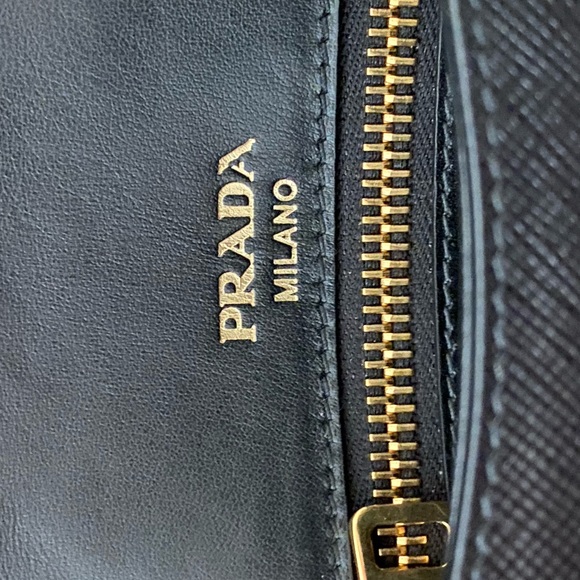 Authentic Prada Saffiano Leather - Picture 9 of 10